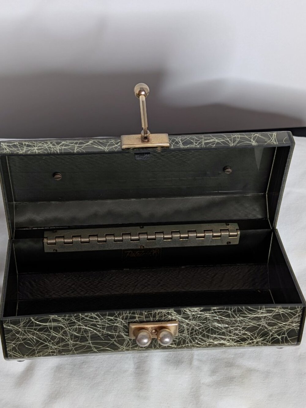 Wow PATRICIA OF MIAMI Dark Olive & Gold Streak Lucite Purse 1950s, VG Condition - Picture 8 of 8